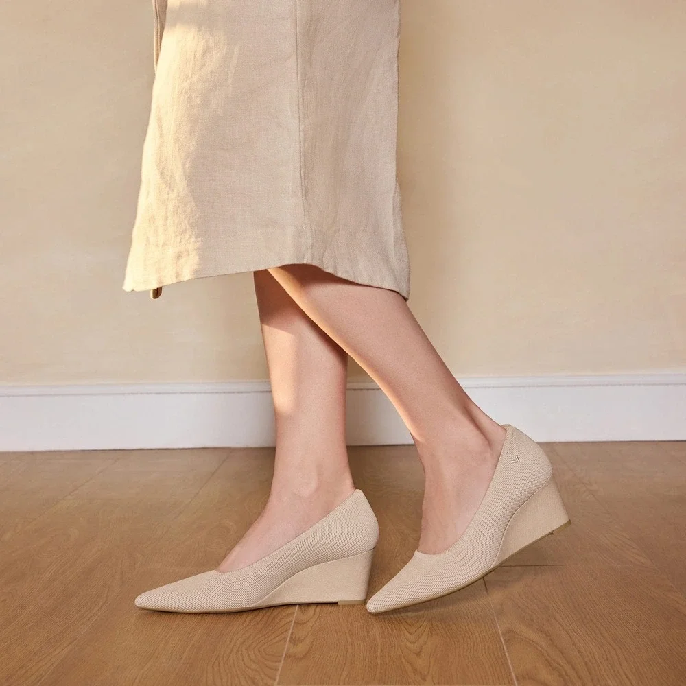 VIVAIA Deborah Almond Pointed Toe Wedge Pumps Lightweight Comfort Heels 38 US 7
